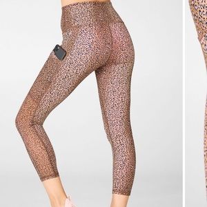 Fabletics Mila High-waisted Pocket Capri